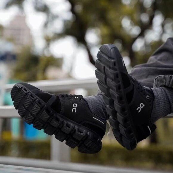 ON Cloud 6 Shoes Black NEW - All-Day Wear - Picture 7 of 7